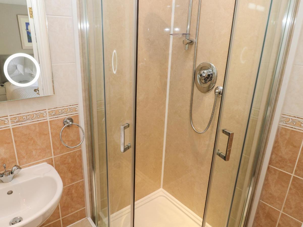 Seashells Apartment Tenby Luaran gambar